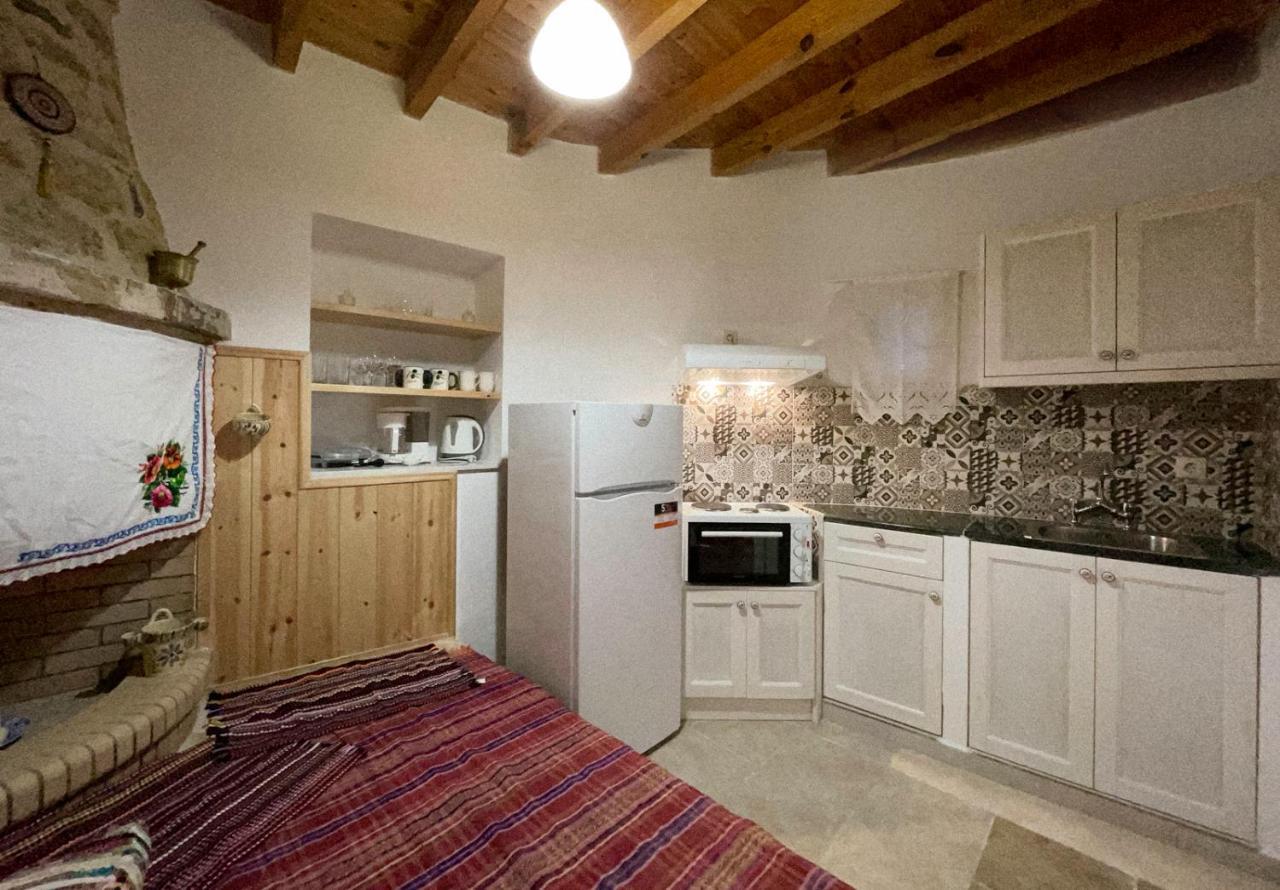 "Finio" Traditional House Apartment Архангелос Екстериор снимка